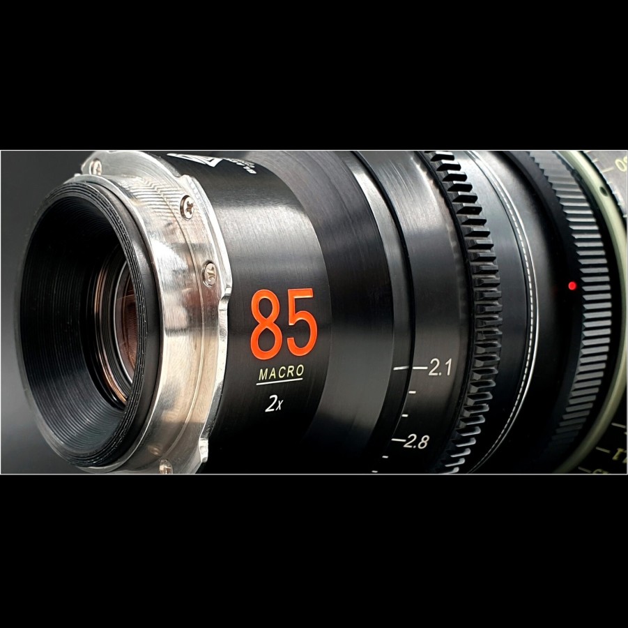 Анаморфотный объектив BlackLine 85 мм